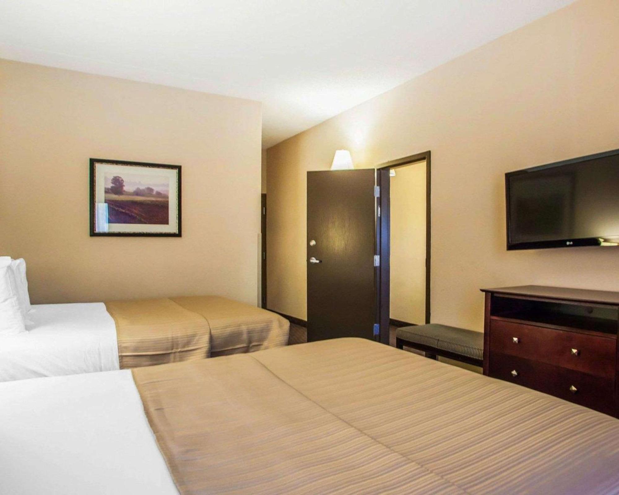 פאוריה Quality Inn & Suites מראה חיצוני תמונה